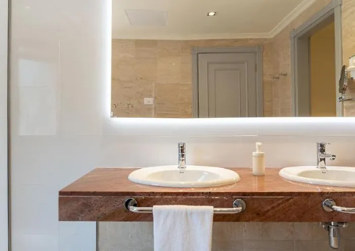 Playa De Las Americas Apartments * 플라야데라스아메리카스